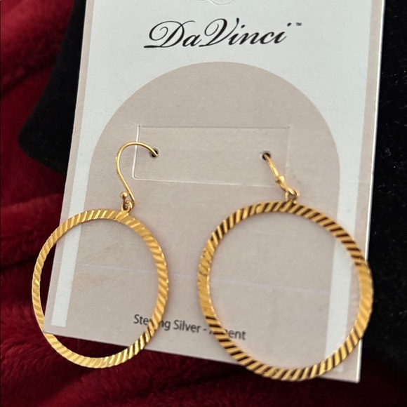 Da Vinci Gold tone Round Dangle Hoop Earrings - Picture 8 of 10